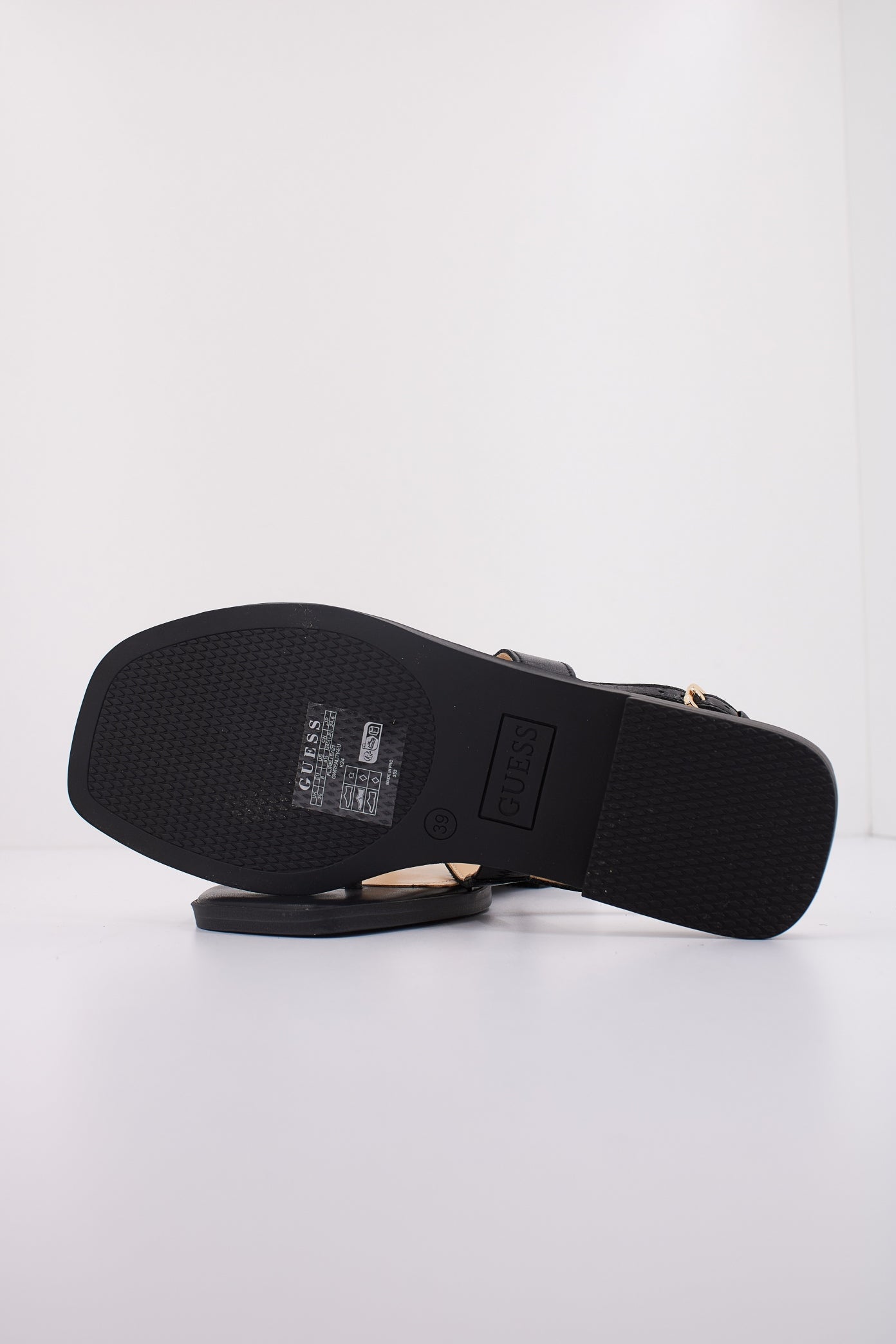 GUESS FLJREL LEA en color NEGRO (5)