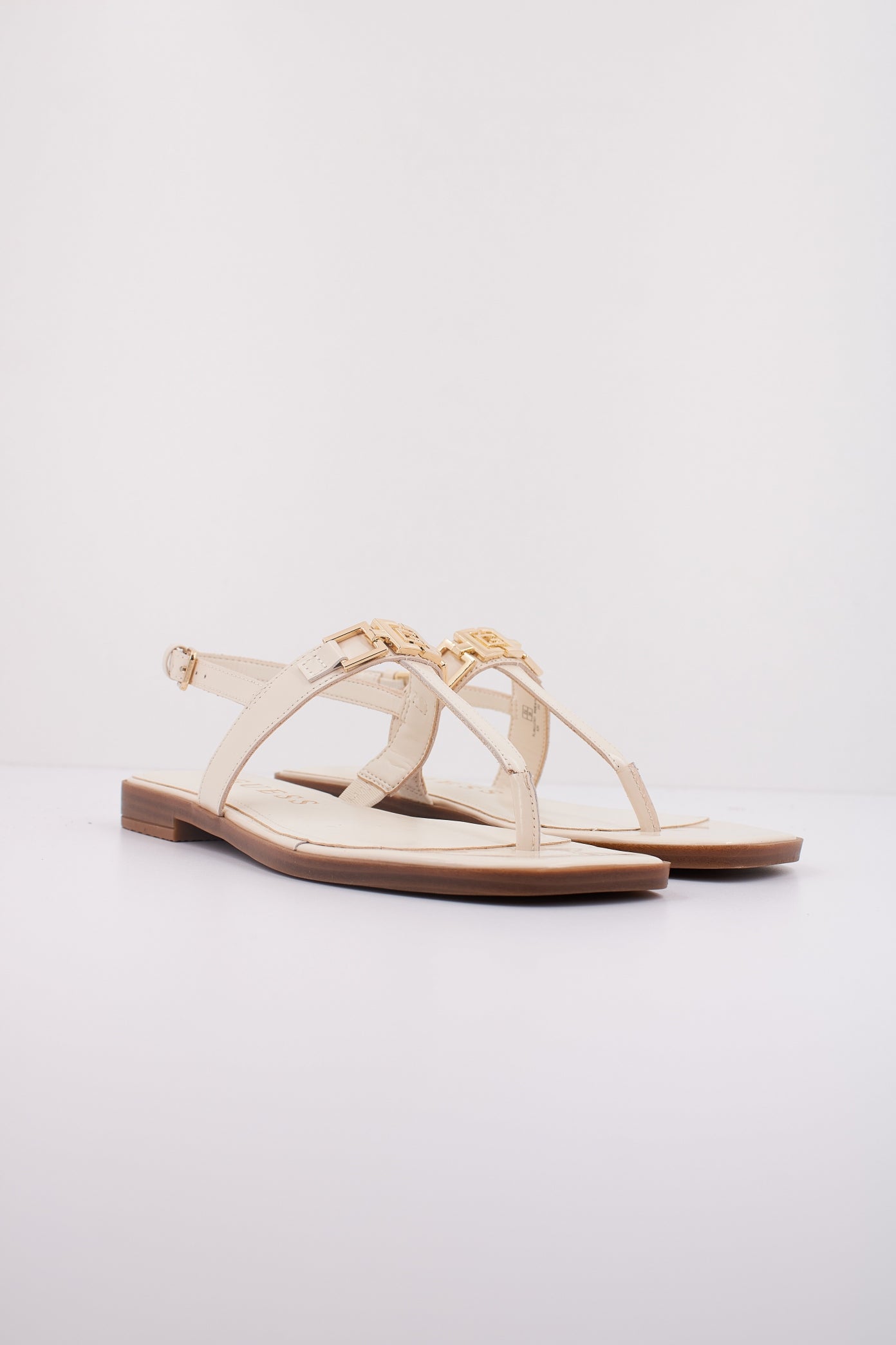 GUESS FLJREL LEA en color NUDE  (2)