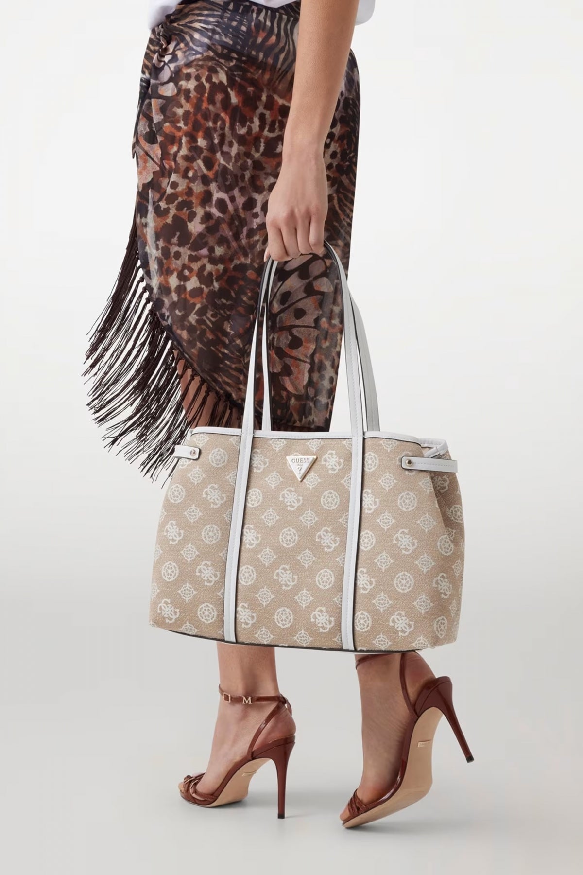 GUESS BEYZA GIRLFRIEND TOTE en color MARRON (4)