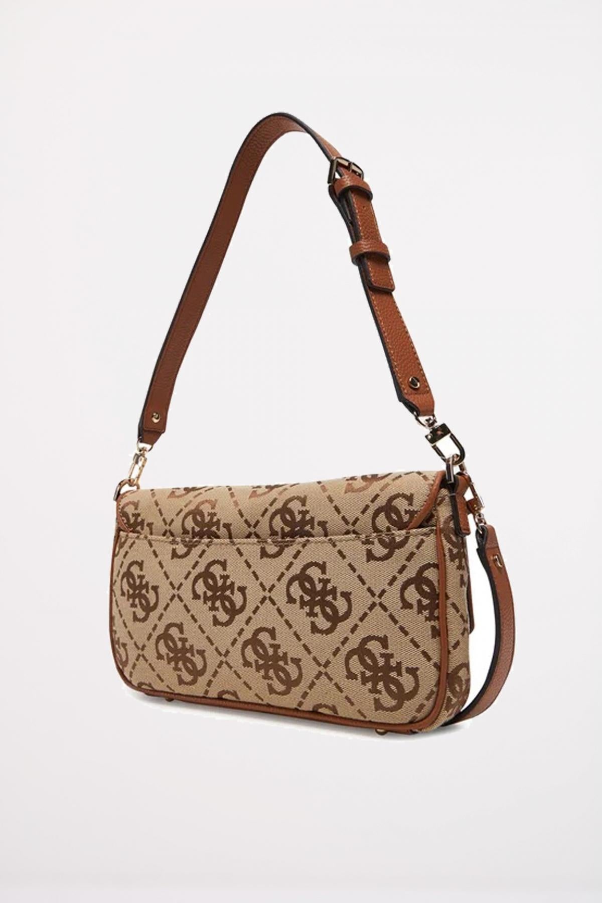 GUESS CIRCE FLAP SHOULDER en color BEIS (3)