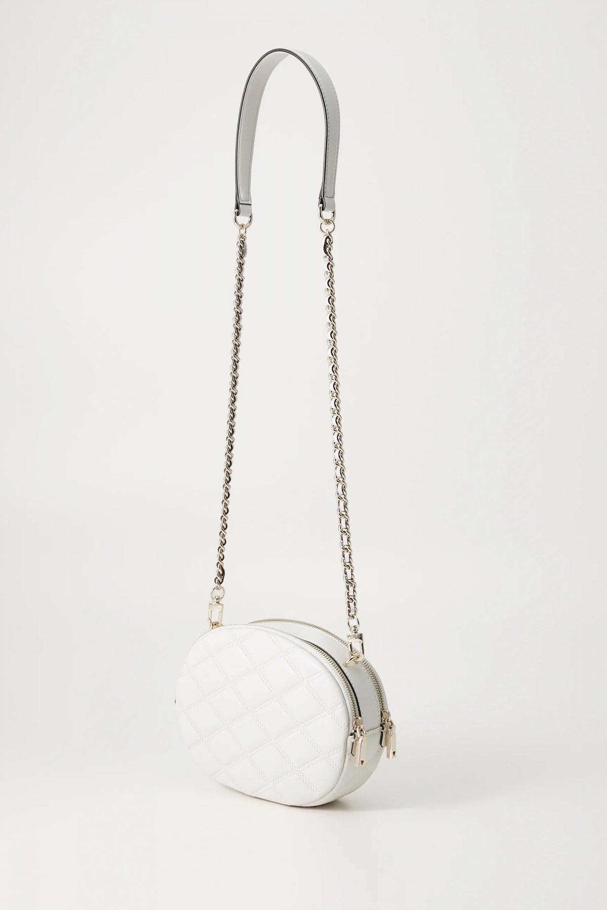 GUESS TAMSIN DOUBLE ZIP en color BLANCO (2)