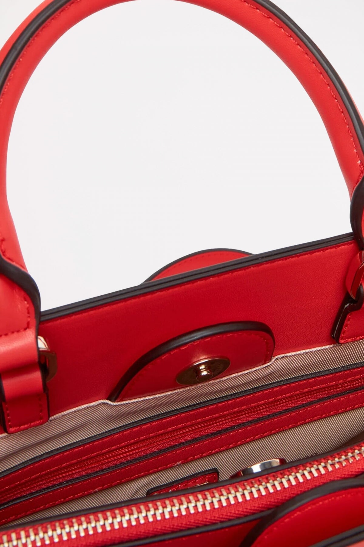 GUESS LORELEI GIRLFRIEND en color ROJO (4)