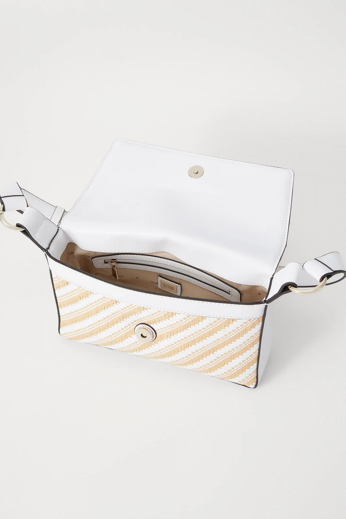 GUESS SIMONA FLAP SHOULDER en color BLANCO (3)
