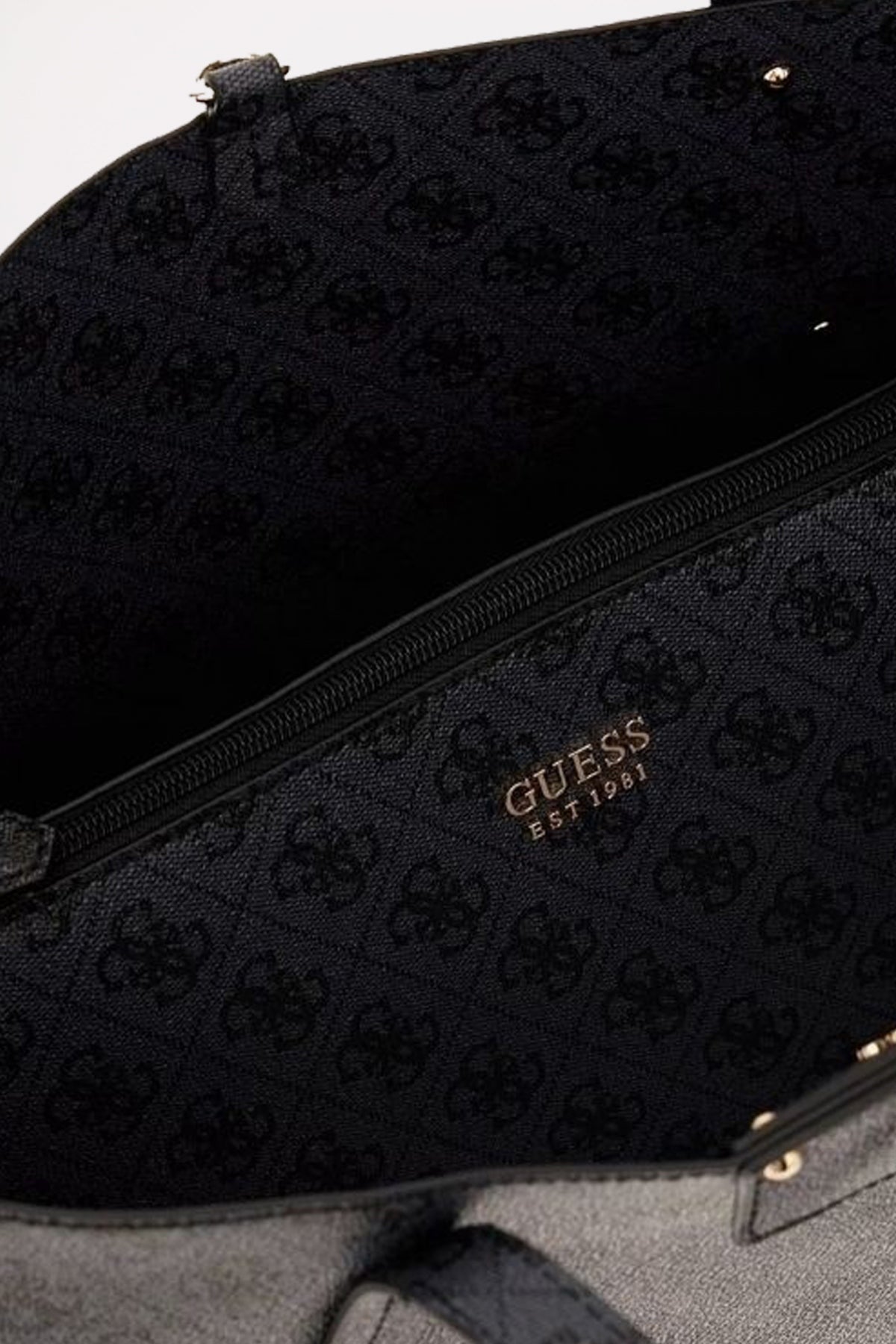 GUESS BRENTON en color GRIS (3)