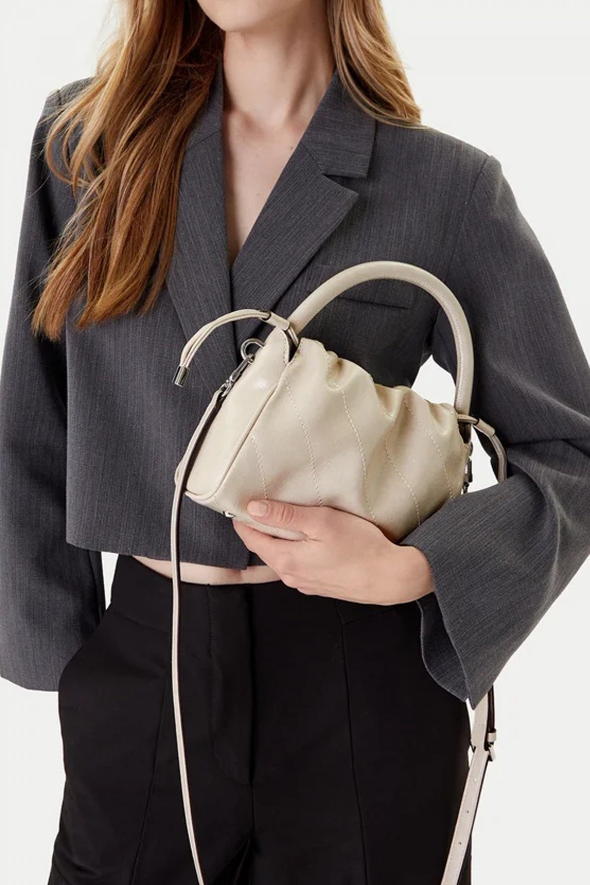 GUESS HWMY en color BEIS (4)