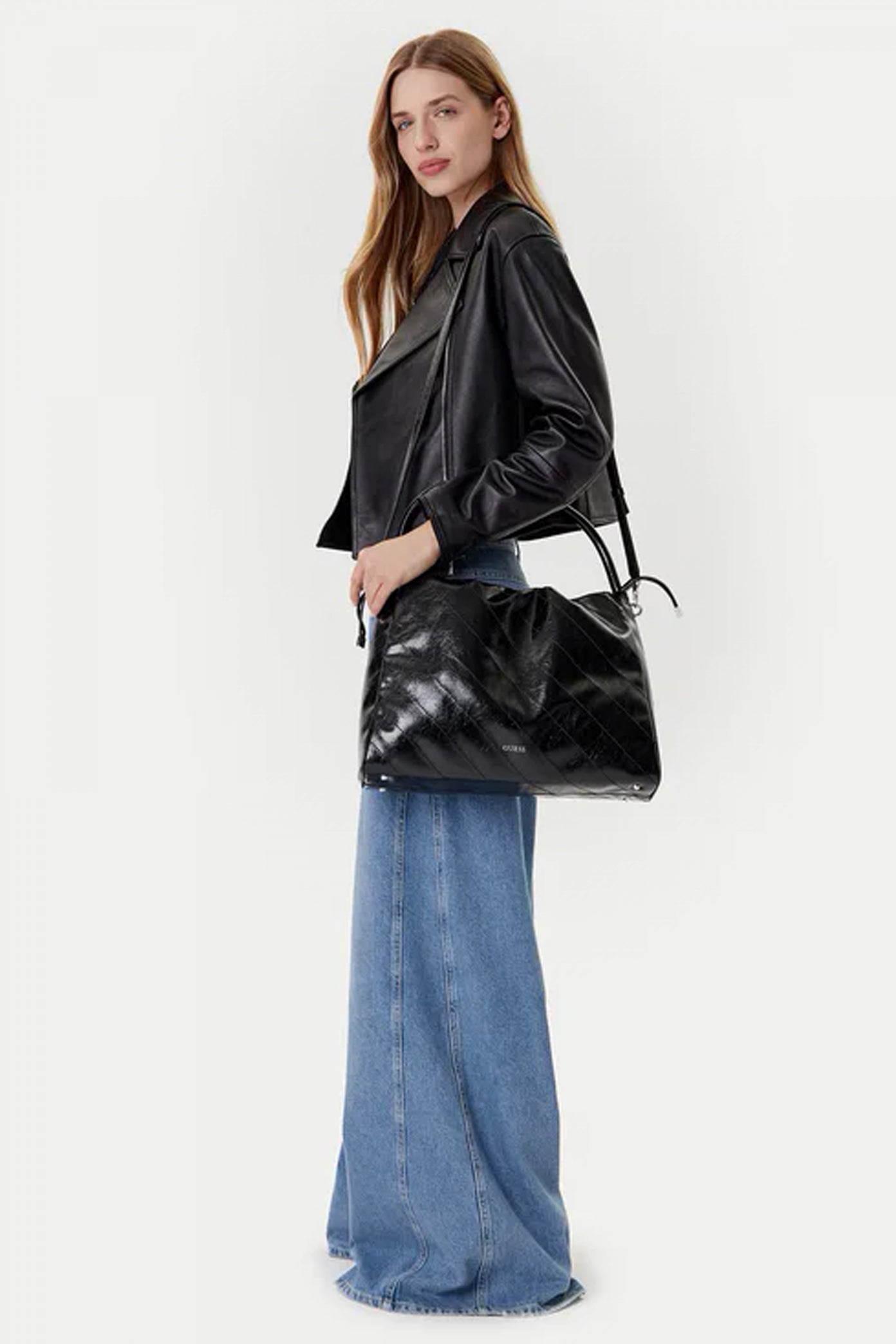 GUESS HWMY en color NEGRO (5)
