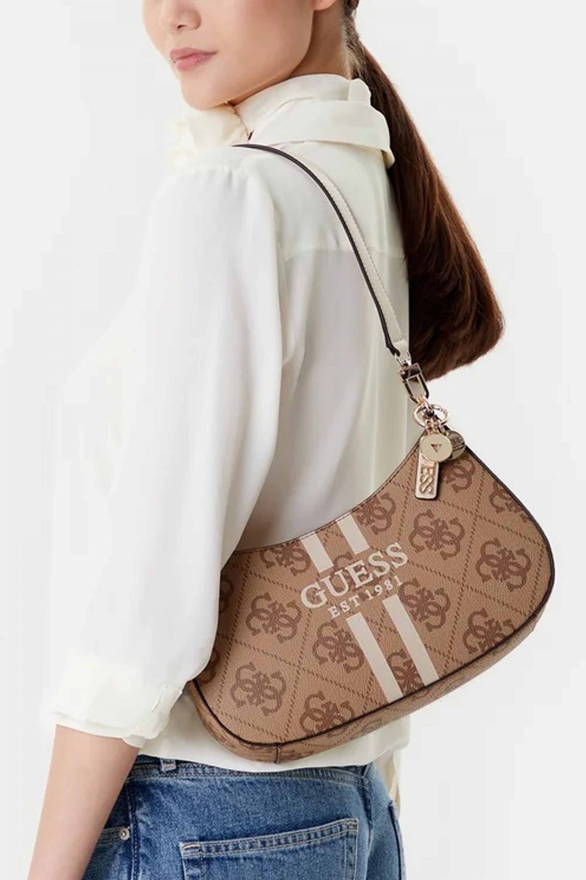 GUESS NOELLE II en color GRIS (4)