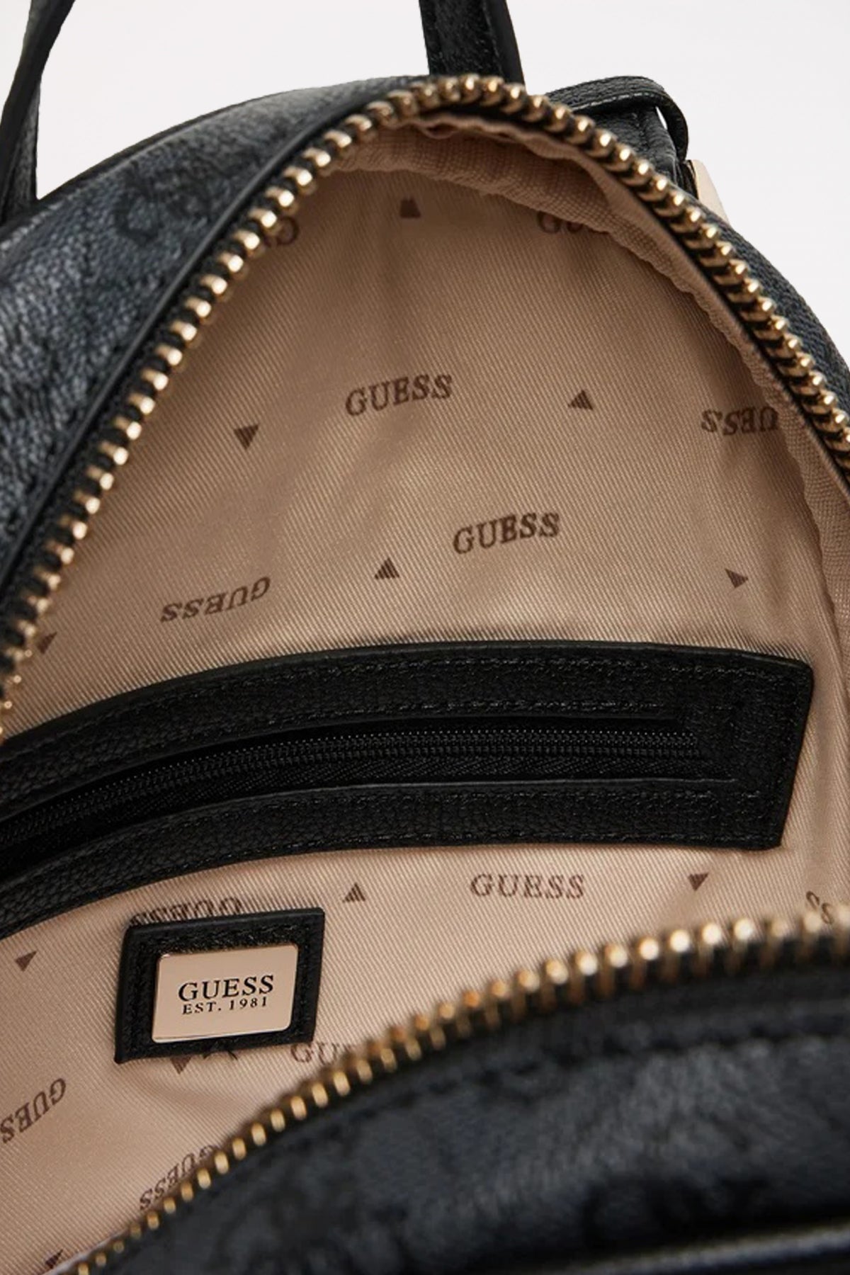 GUESS MANHATTAN II en color GRIS (3)