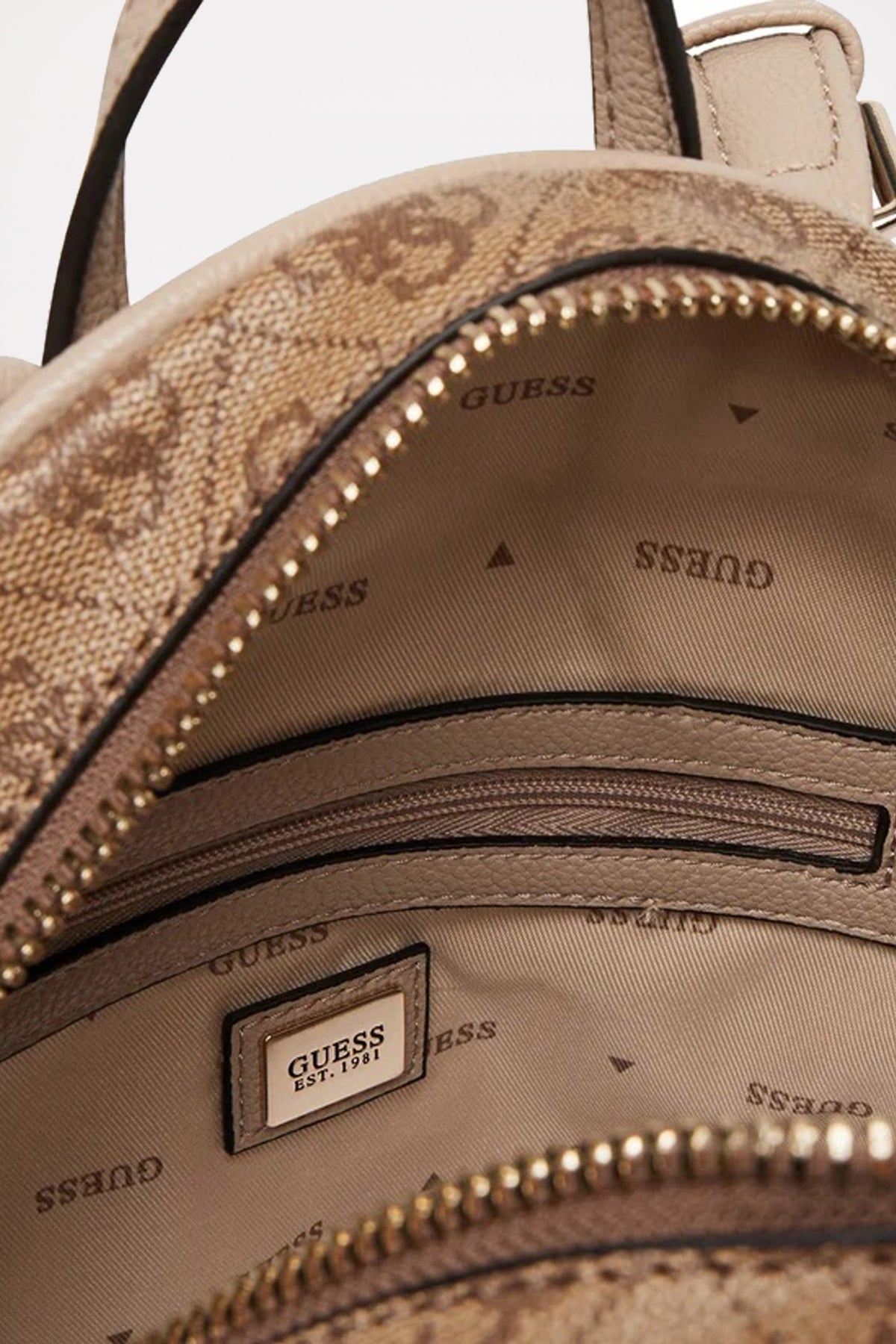 GUESS MANHATTAN II en color MARRON (3)