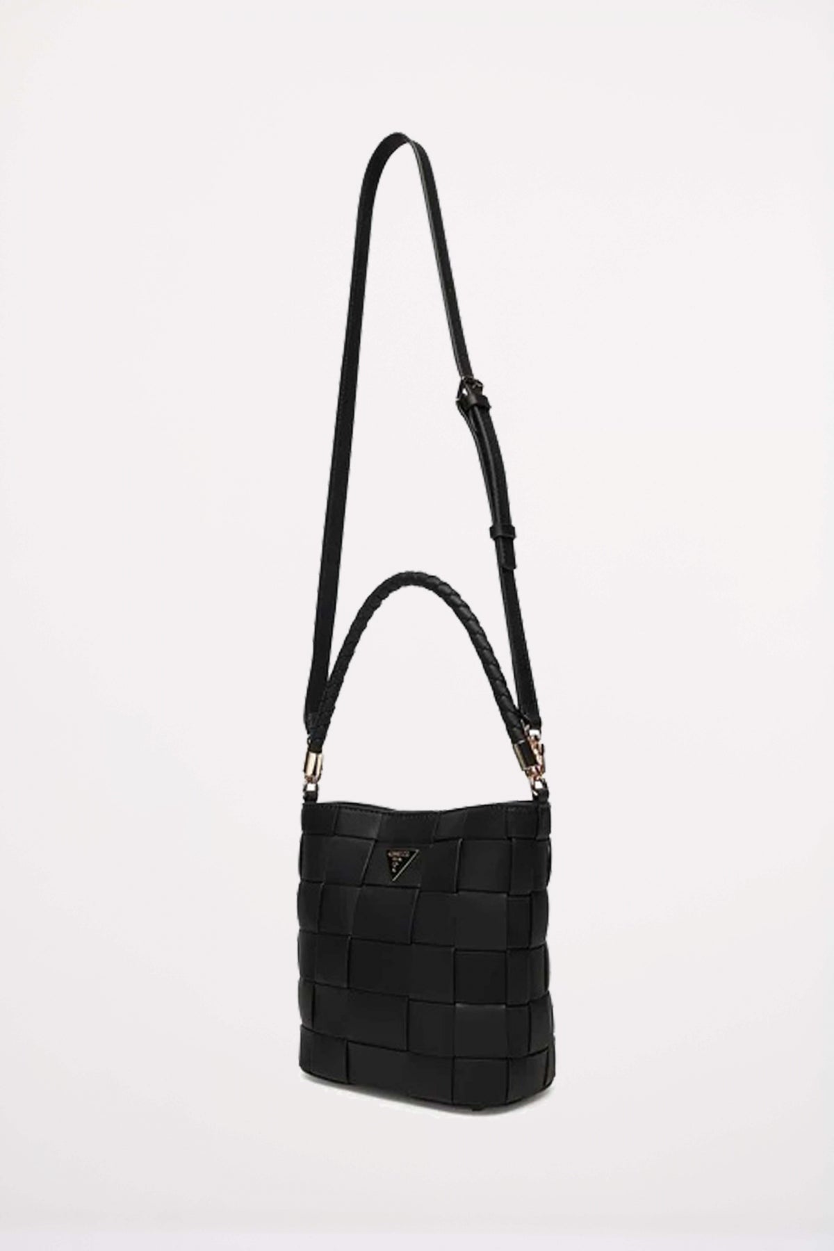 GUESS MAYLEE en color NEGRO (2)
