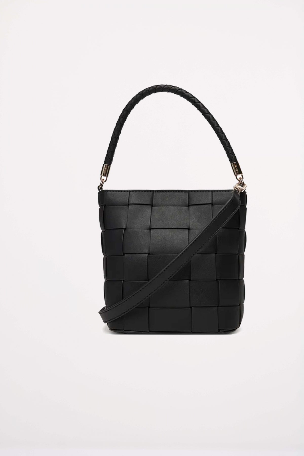 GUESS MAYLEE en color NEGRO (3)