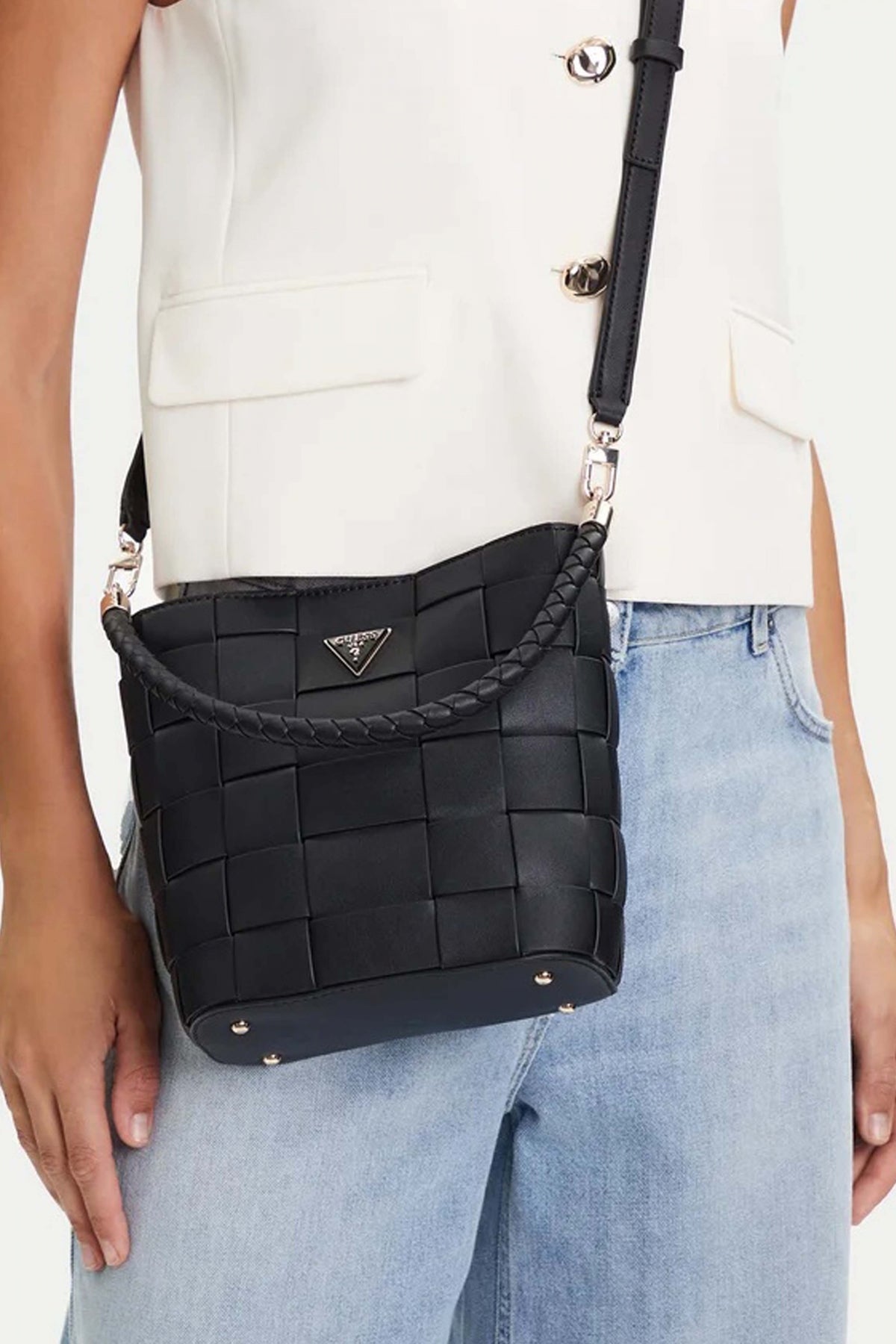 GUESS MAYLEE en color NEGRO (4)