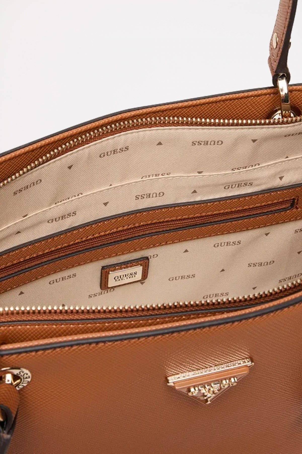 GUESS NOELLE II en color MARRON (4)