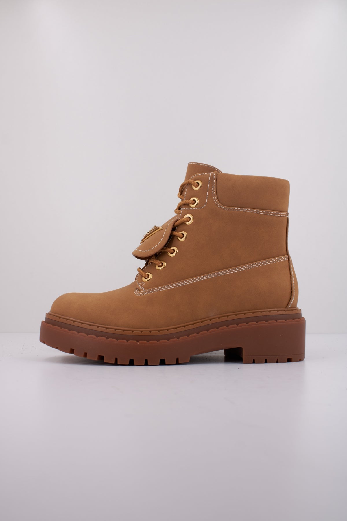 GUESS FLTLVY ELE en color MARRON CLARO (1)