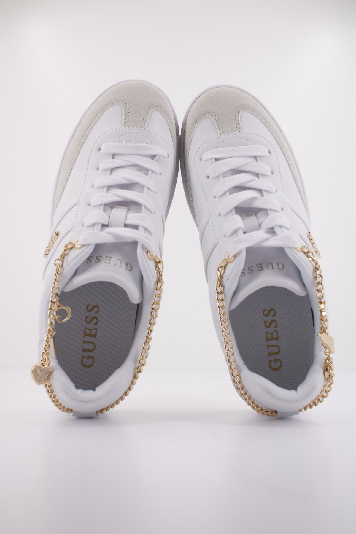 GUESS FLTNAO LEA en color BLANCO (3)