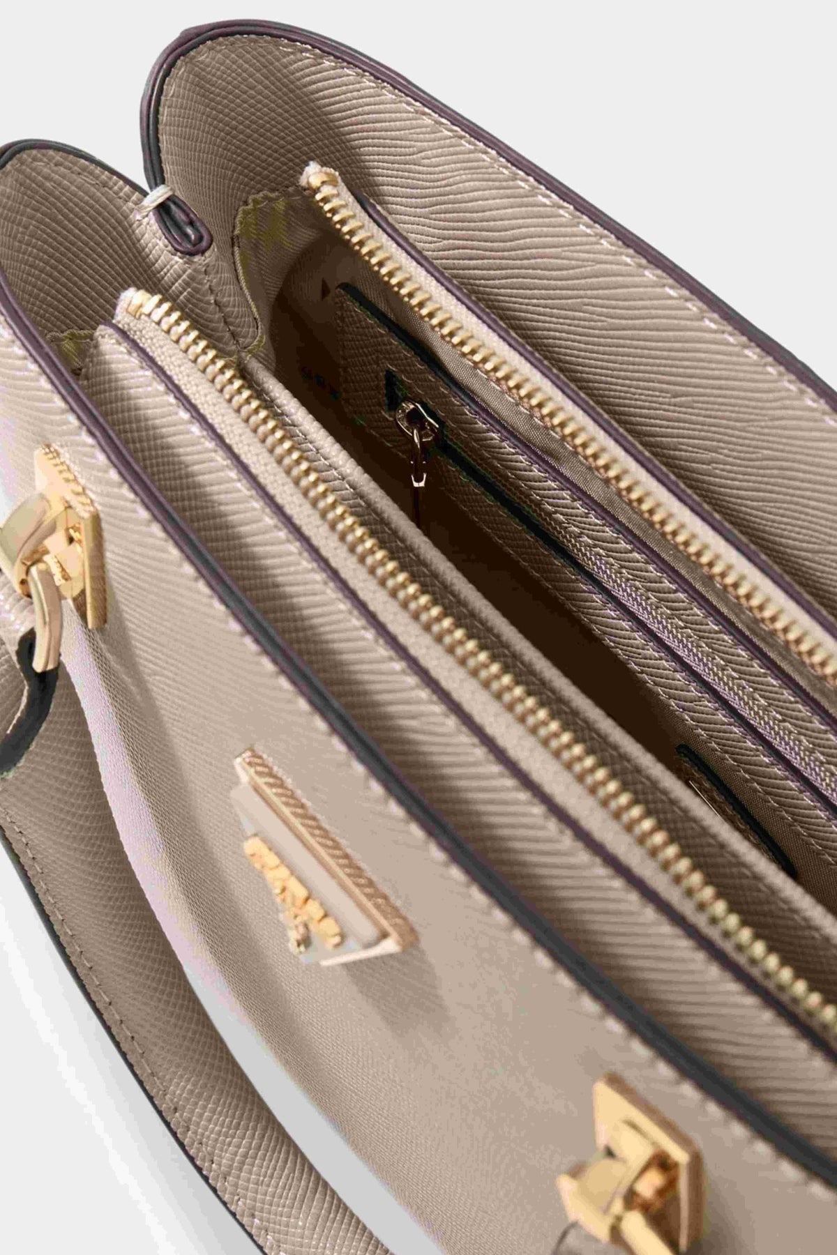 GUESS NOELLE II SML MULTI CO en color BEIS (3)