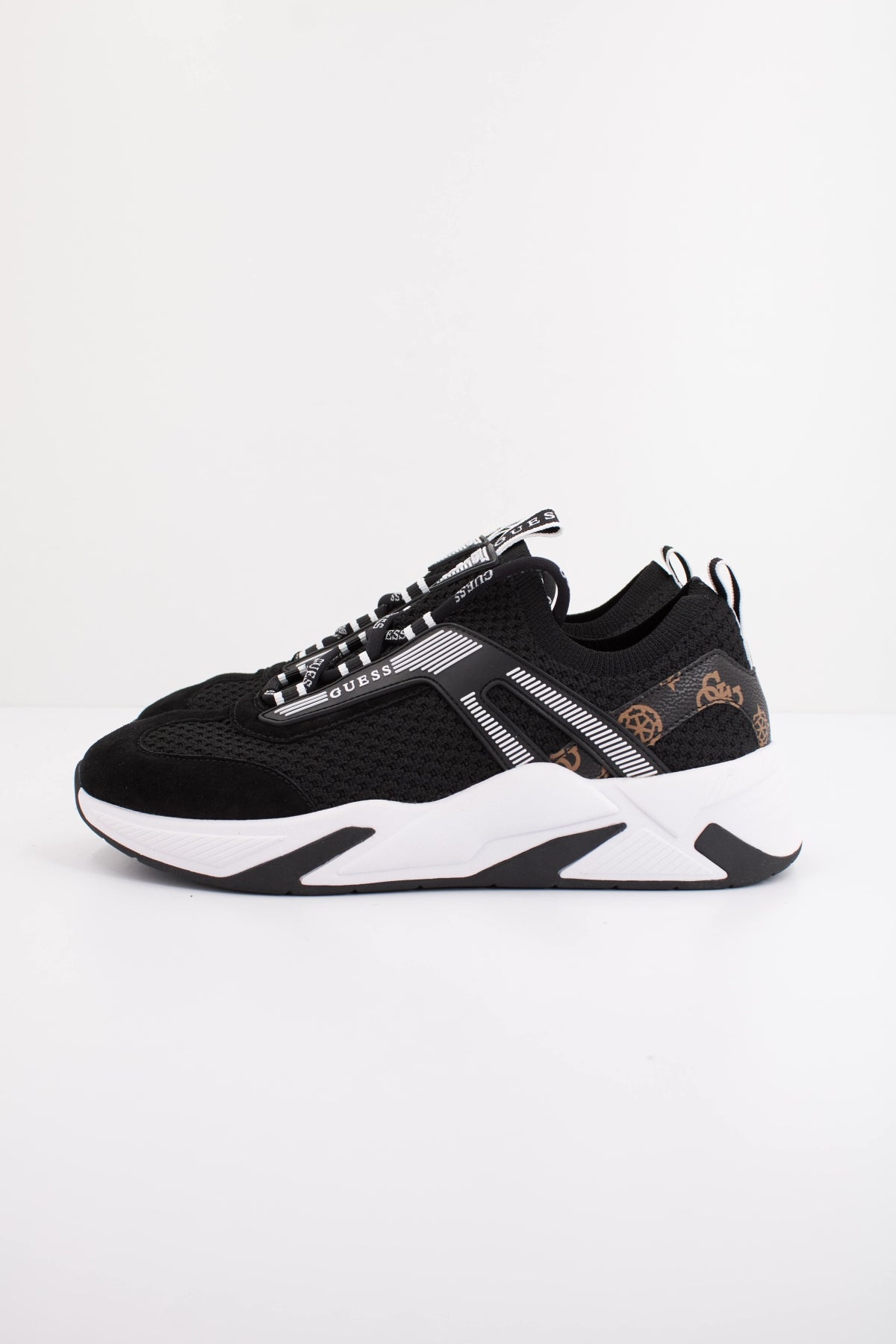 GUESS FLPGEN FAL en color NEGRO (1)
