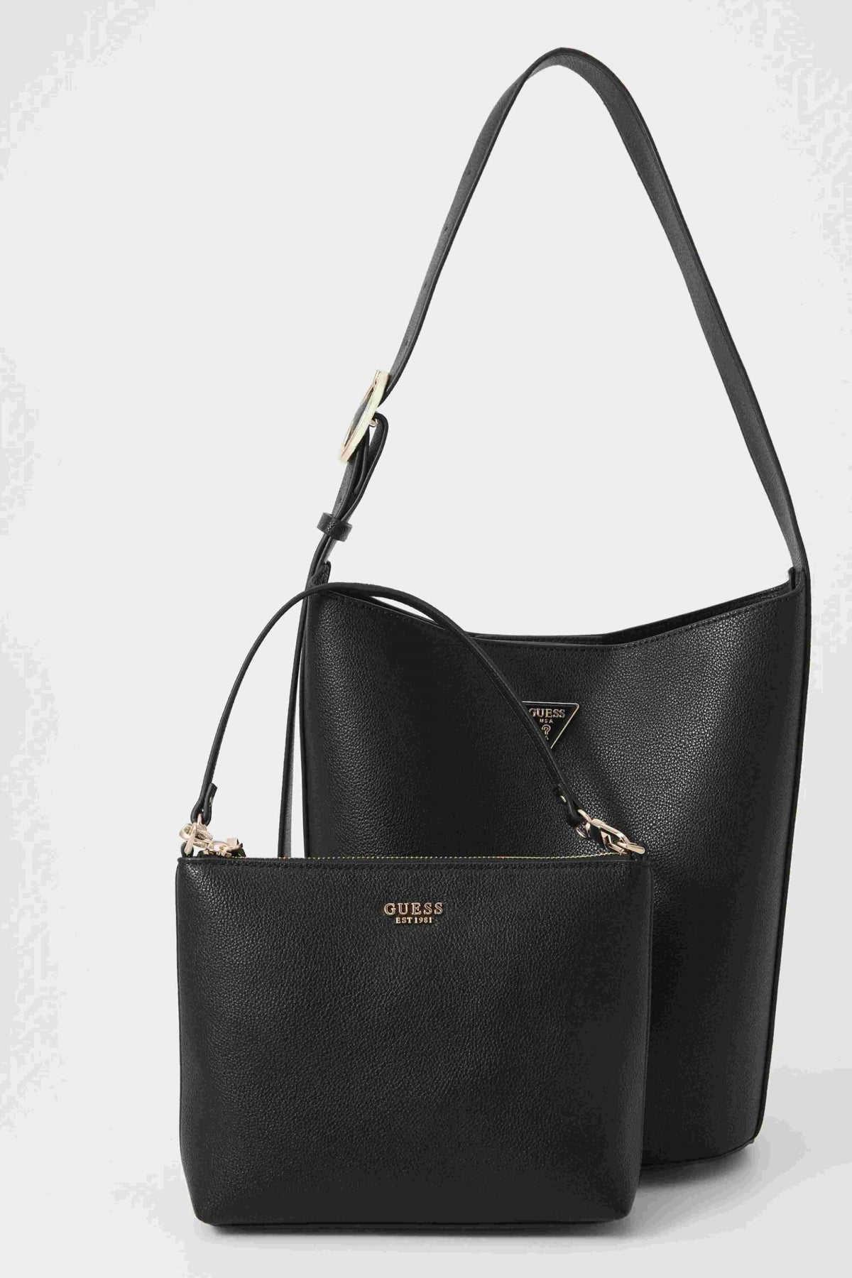 GUESS MERIDIAN II BUCKET en color NEGRO (1)
