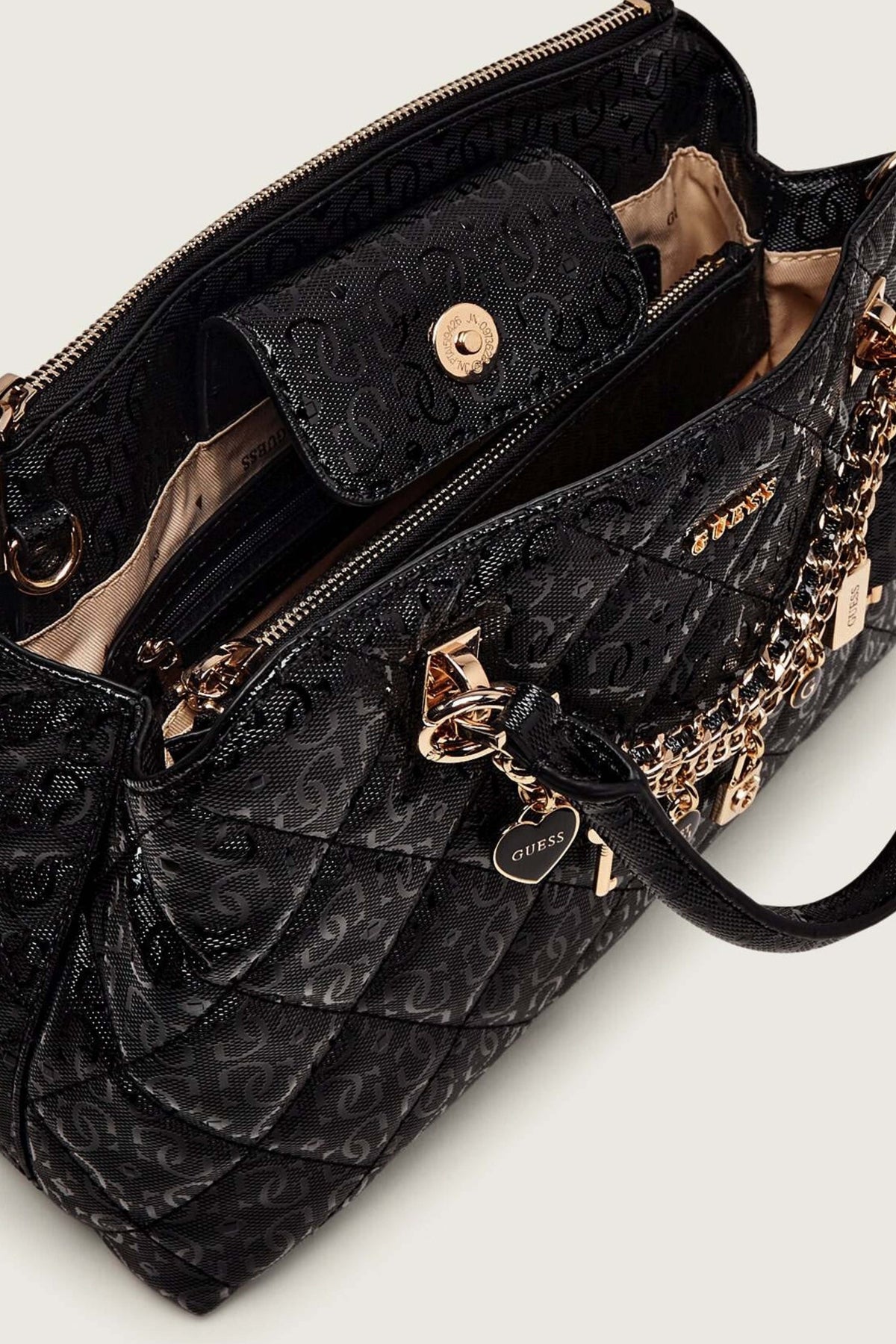 GUESS HWGG en color NEGRO (4)