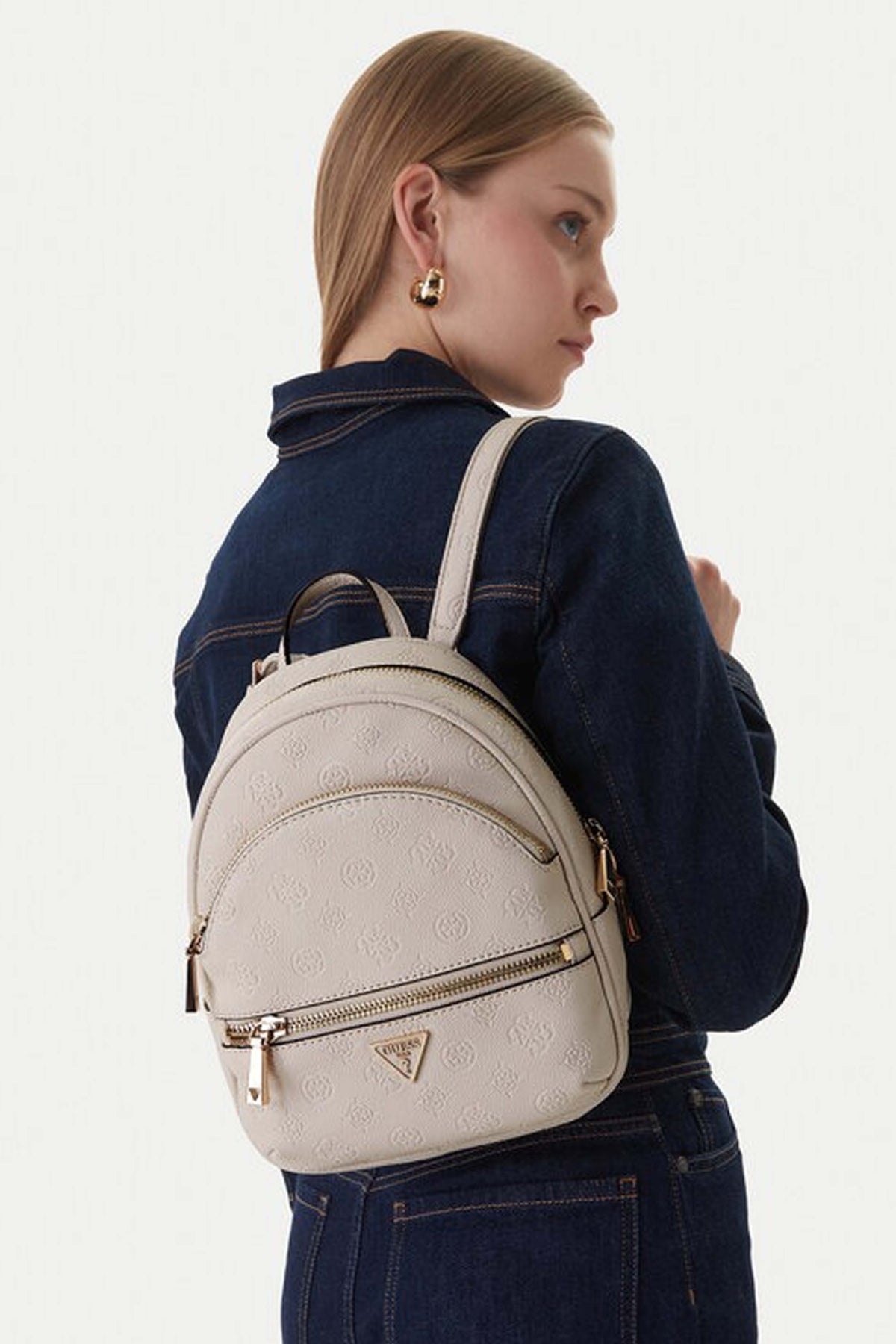 GUESS HWPD en color BLANCO (1)