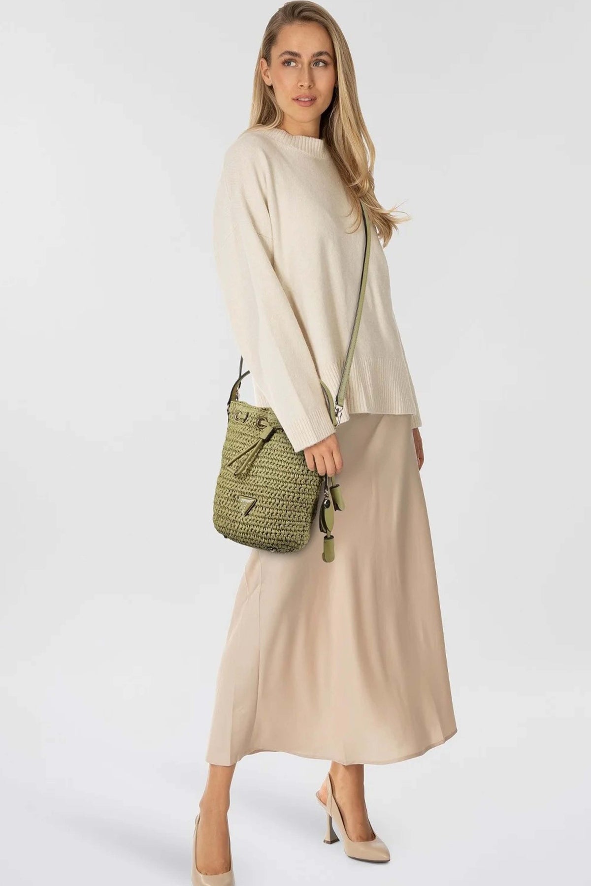 GUESS HWWG en color VERDE (1)