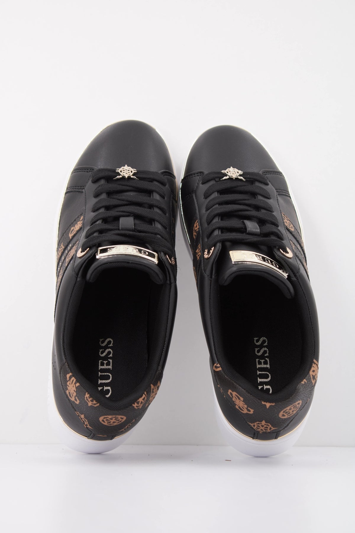 GUESS FLTBRL ELE BARLIE en color NEGRO (3)