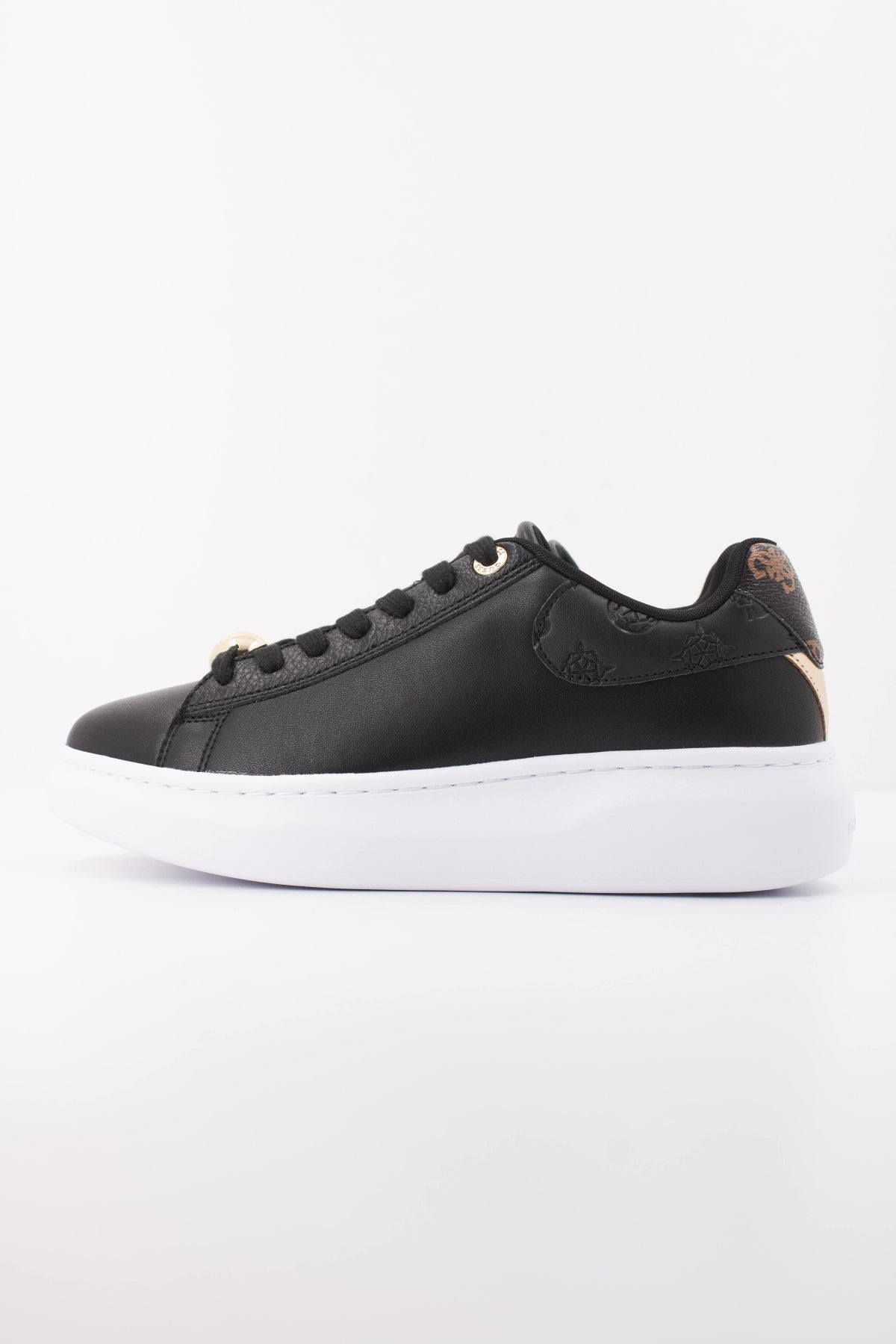 GUESS FLTFRE LEA FIREUP en color NEGRO (1)