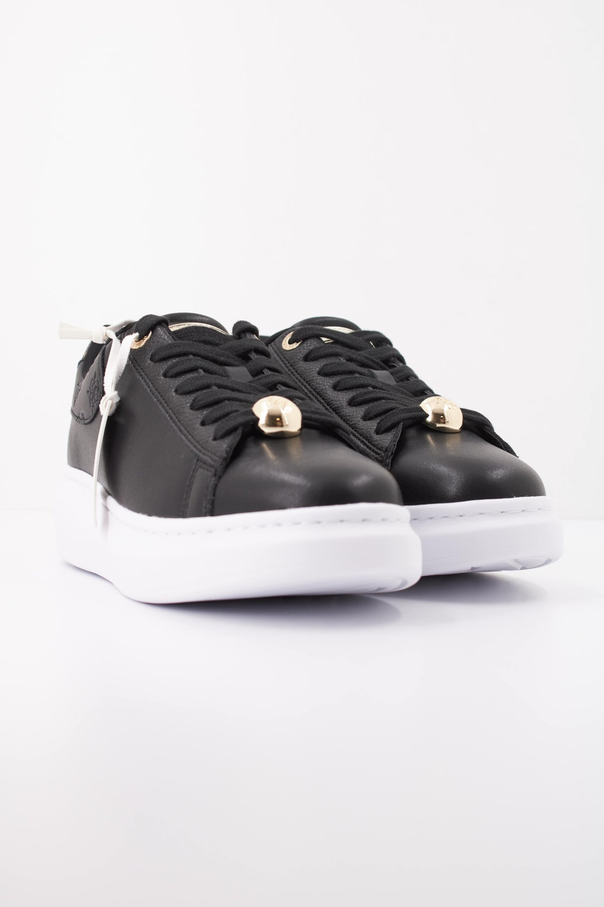GUESS FLTFRE LEA FIREUP en color NEGRO (2)