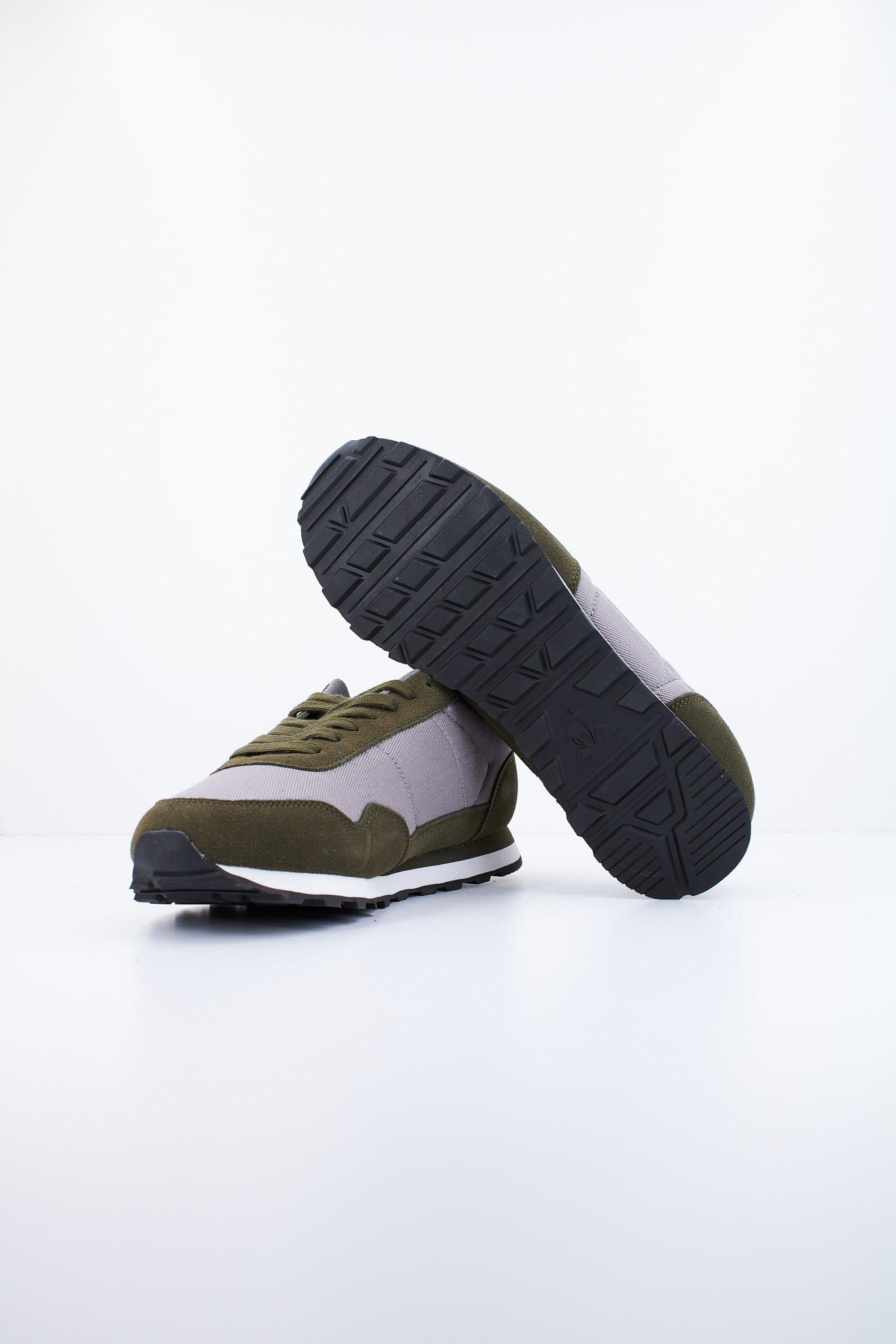LE COQ SPORTIF ASTRA TWILL en color GRIS (4)