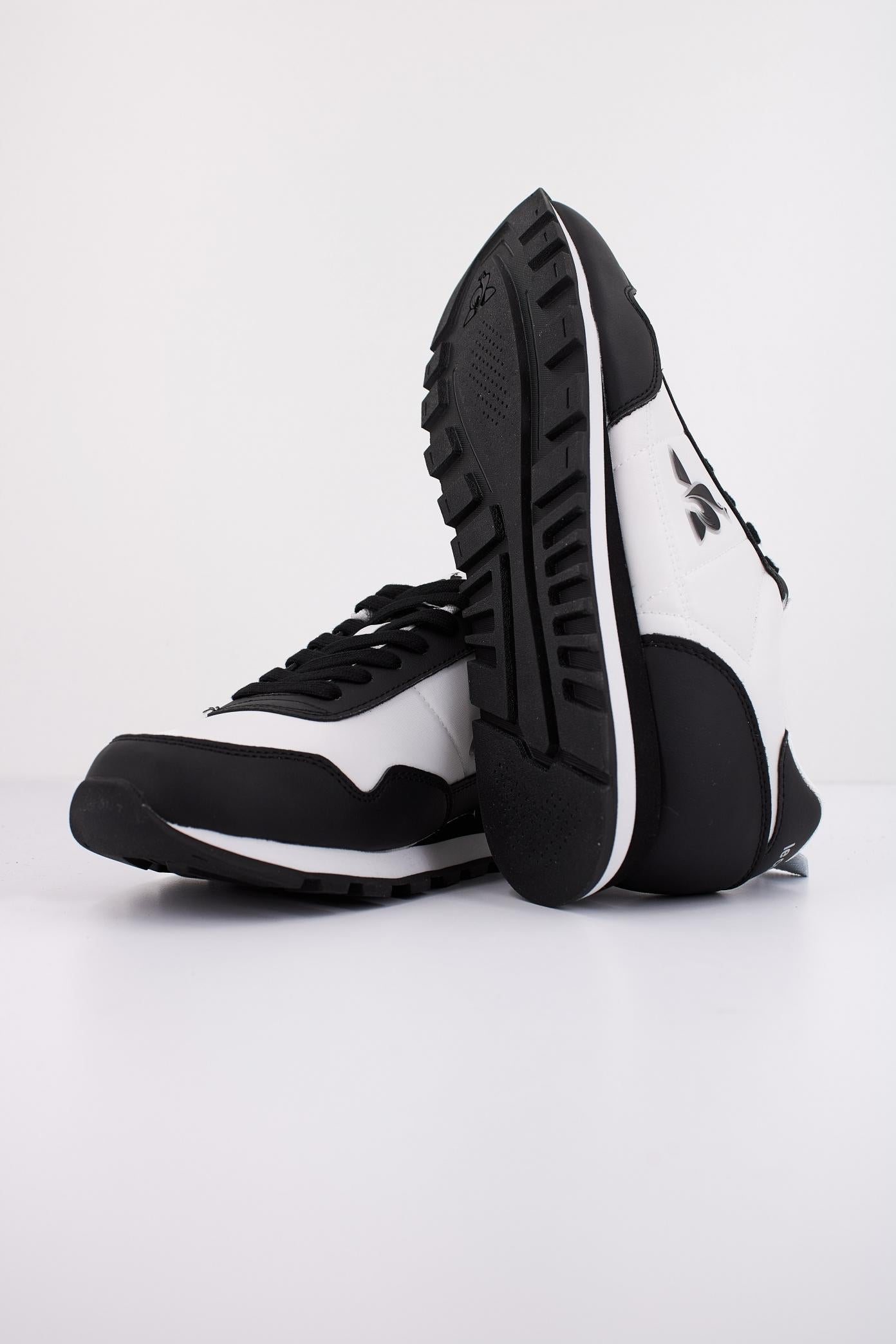 LE COQ SPORTIF ASTRA_ en color NEGRO (4)