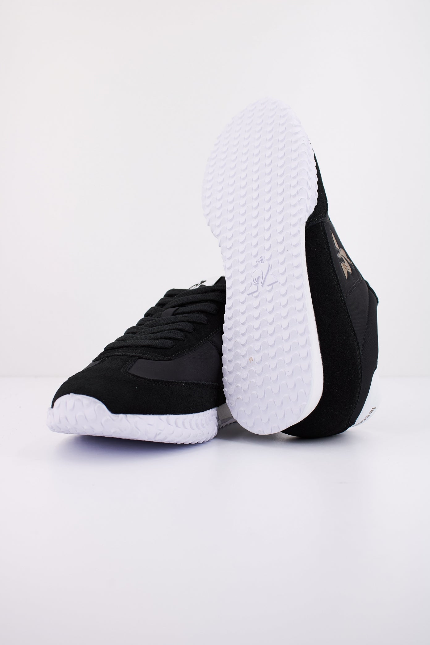 LE COQ SPORTIF VELOCE I en color NEGRO (4)