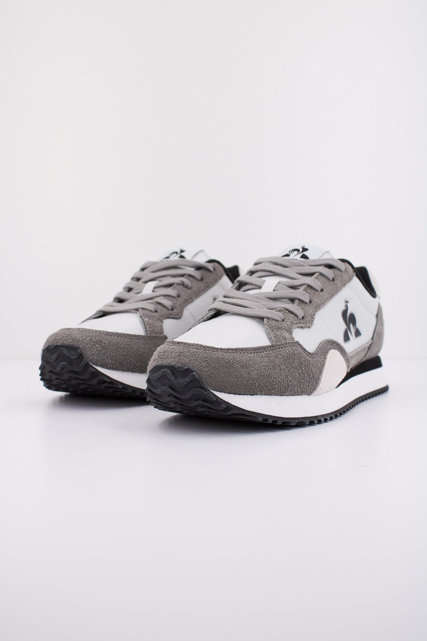 LE COQ SPORTIF JET STAR_ en color GRIS (2)