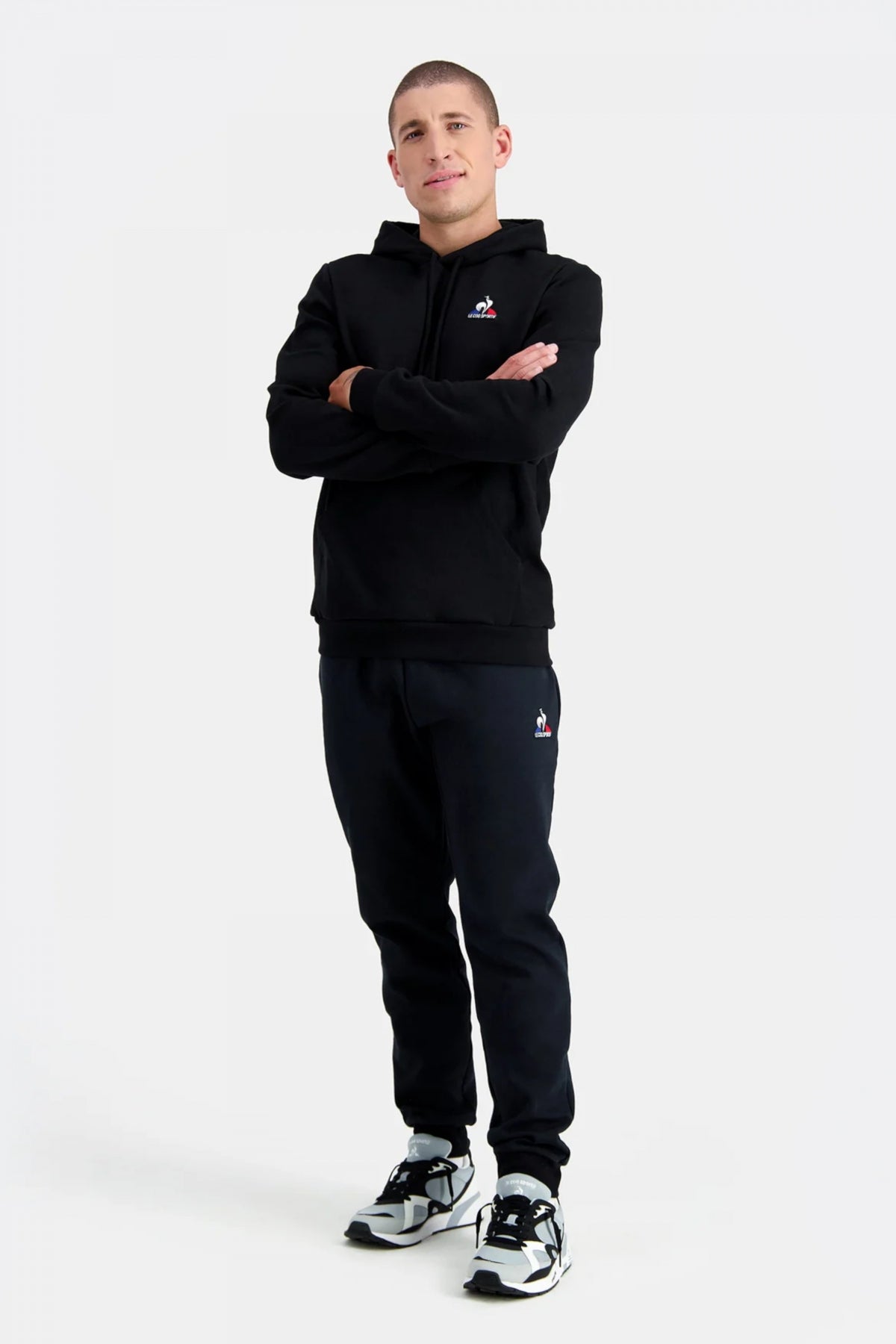 LE COQ SPORTIF ESS HOODY N en color NEGRO (5)