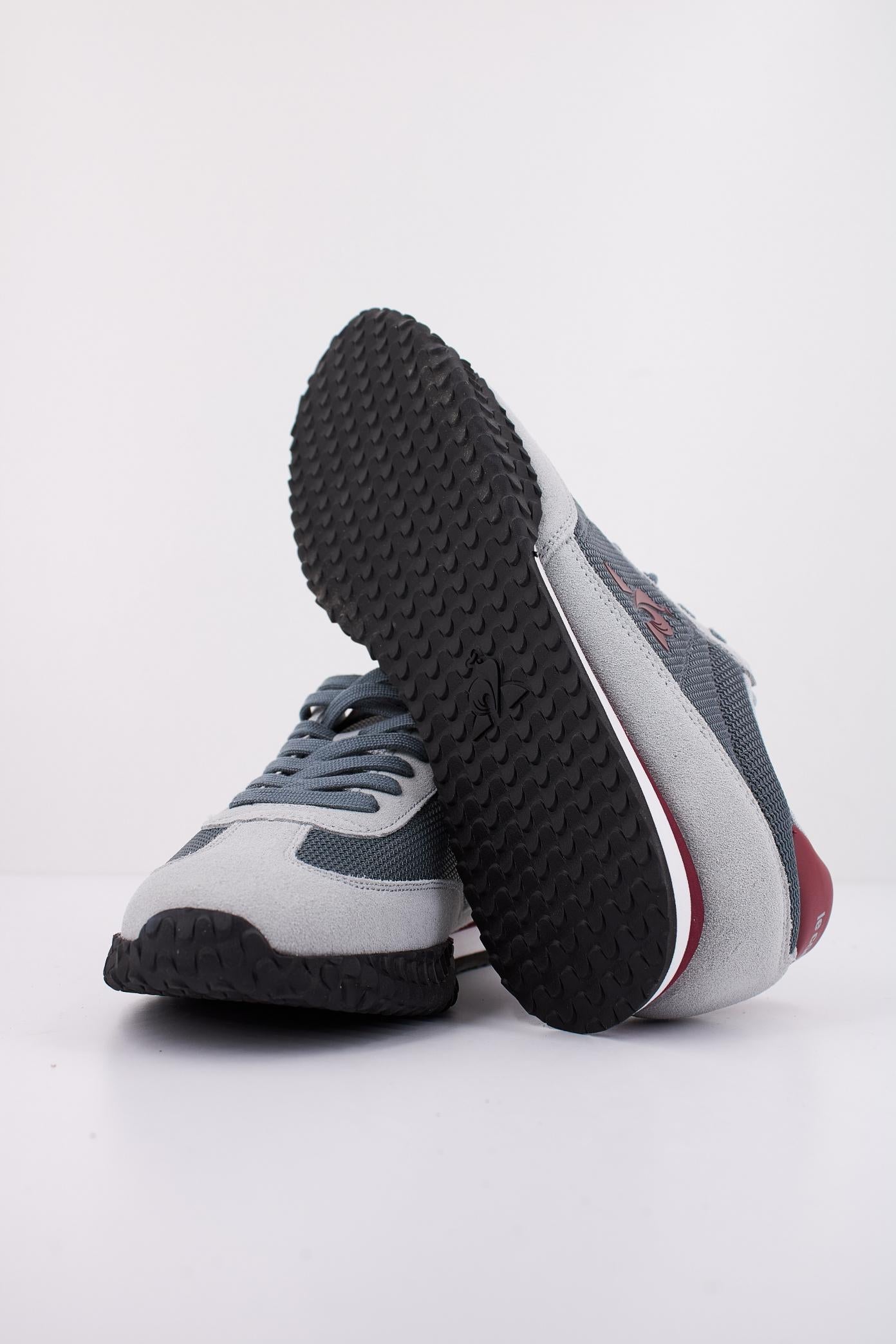 LE COQ SPORTIF VELOCE I en color GRIS (5)