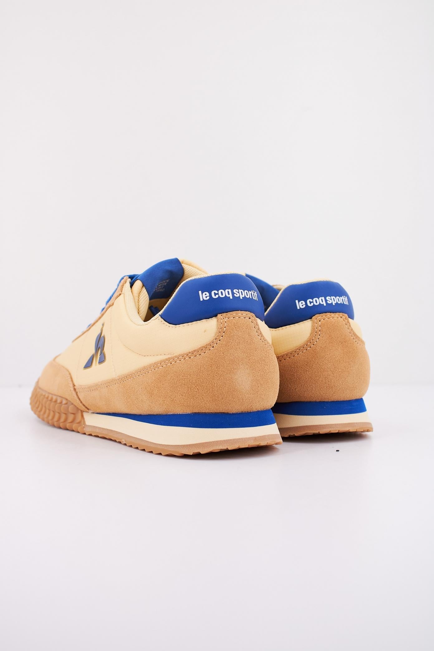 LE COQ SPORTIF VELOCE en color MARRON CLARO (4)