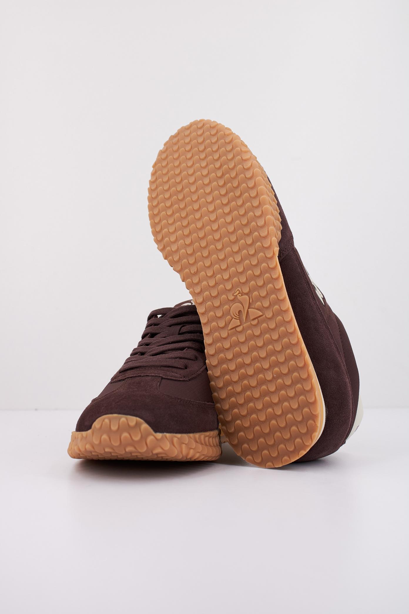 LE COQ SPORTIF VELOCE en color BURDEOS (5)