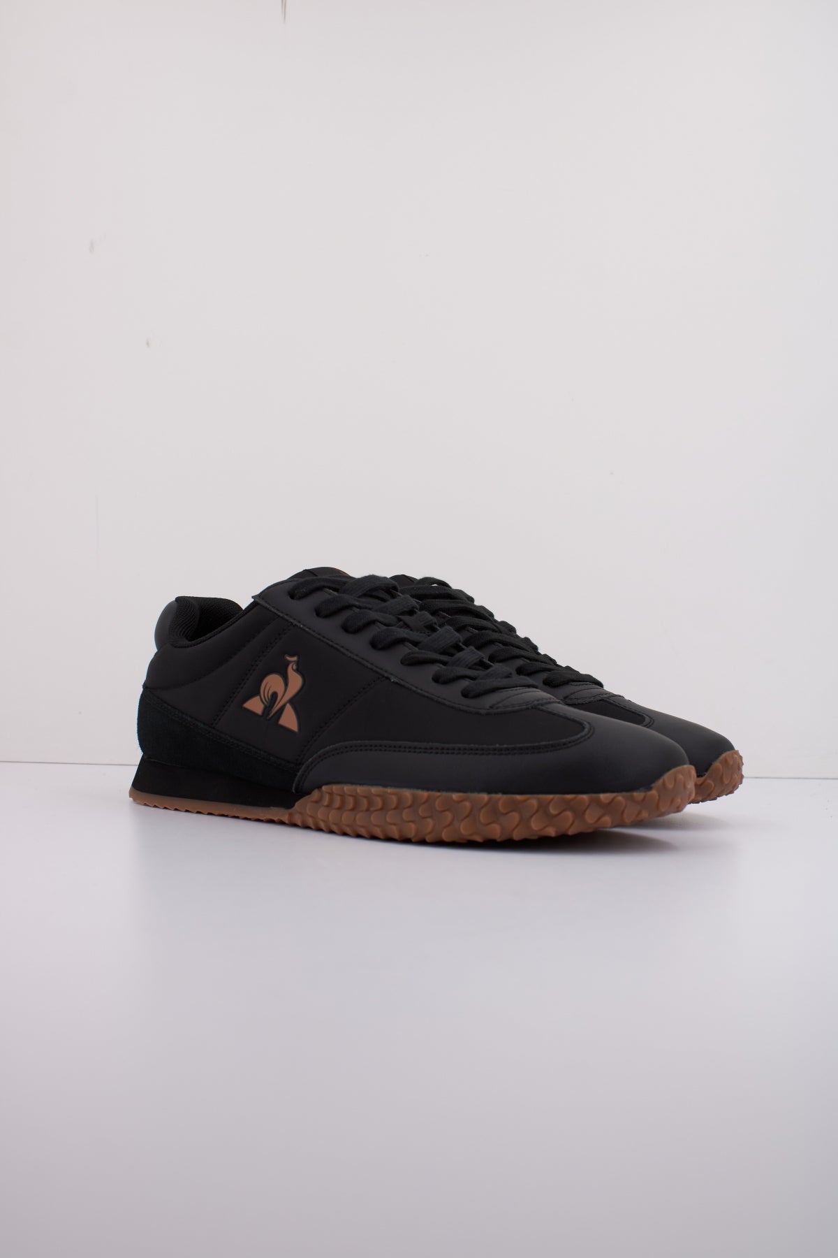 LE COQ SPORTIF VELOCE I en color NEGRO (2)