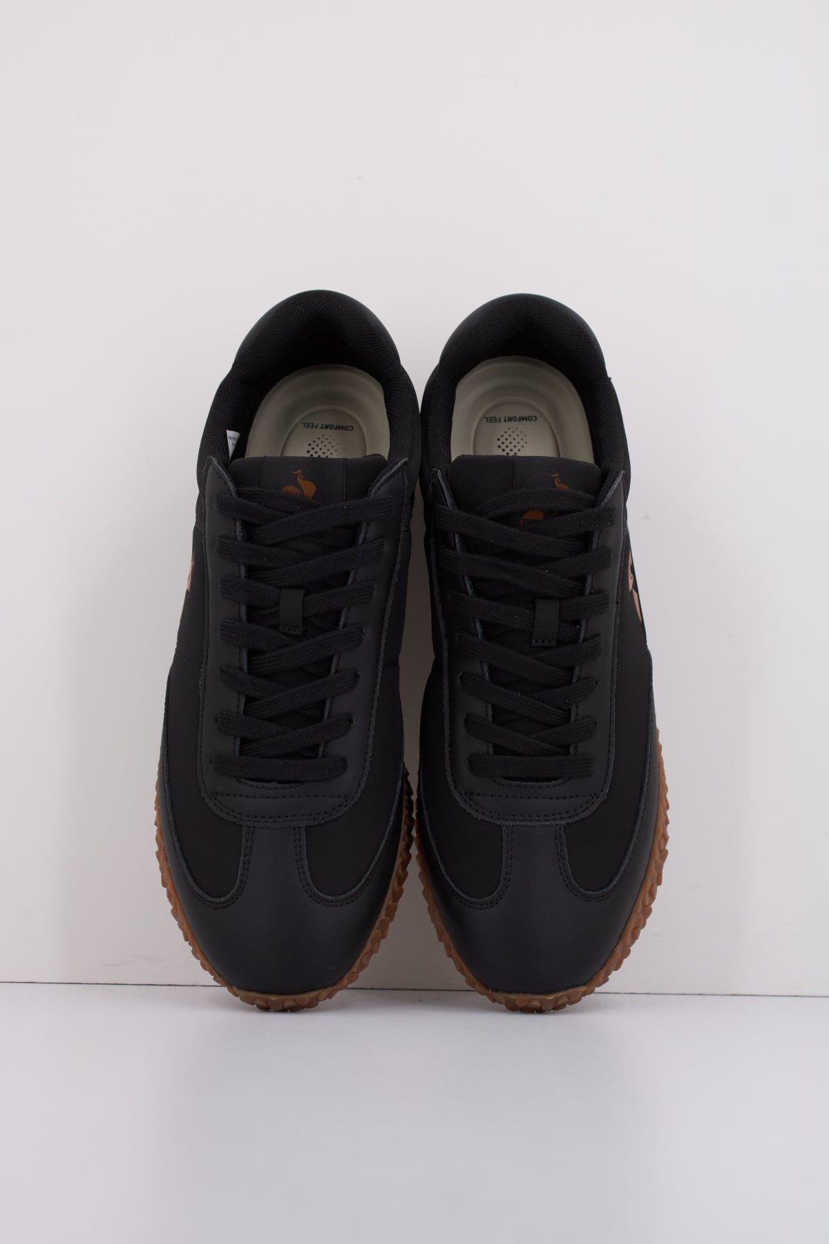 LE COQ SPORTIF VELOCE I en color NEGRO (3)