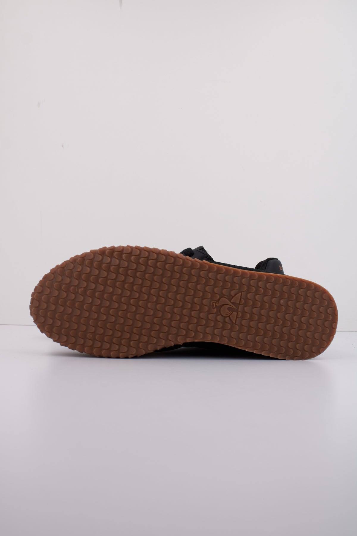 LE COQ SPORTIF VELOCE I en color NEGRO (5)