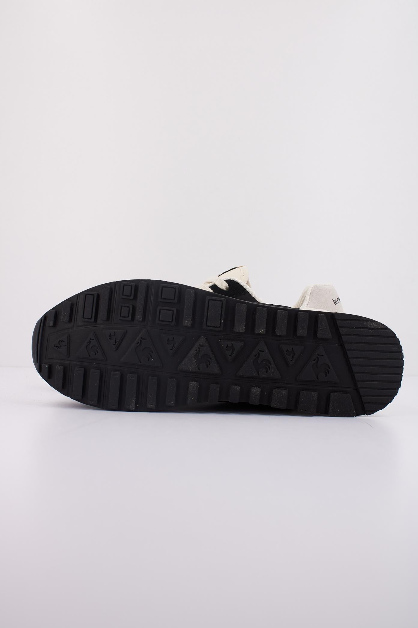 LE COQ SPORTIF ASTRA en color NEGRO (5)