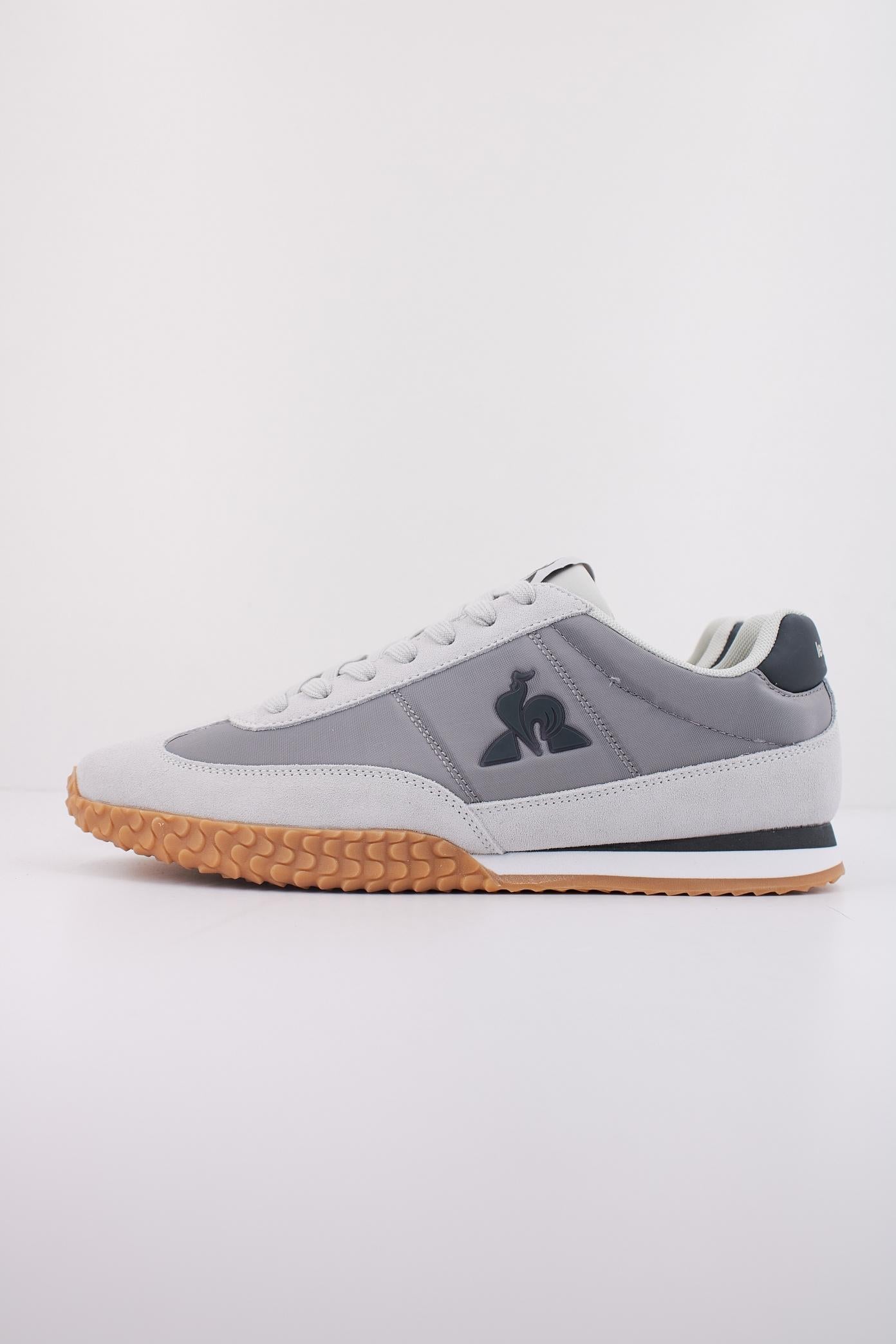 LE COQ SPORTIF VELOCE I en color GRIS (1)