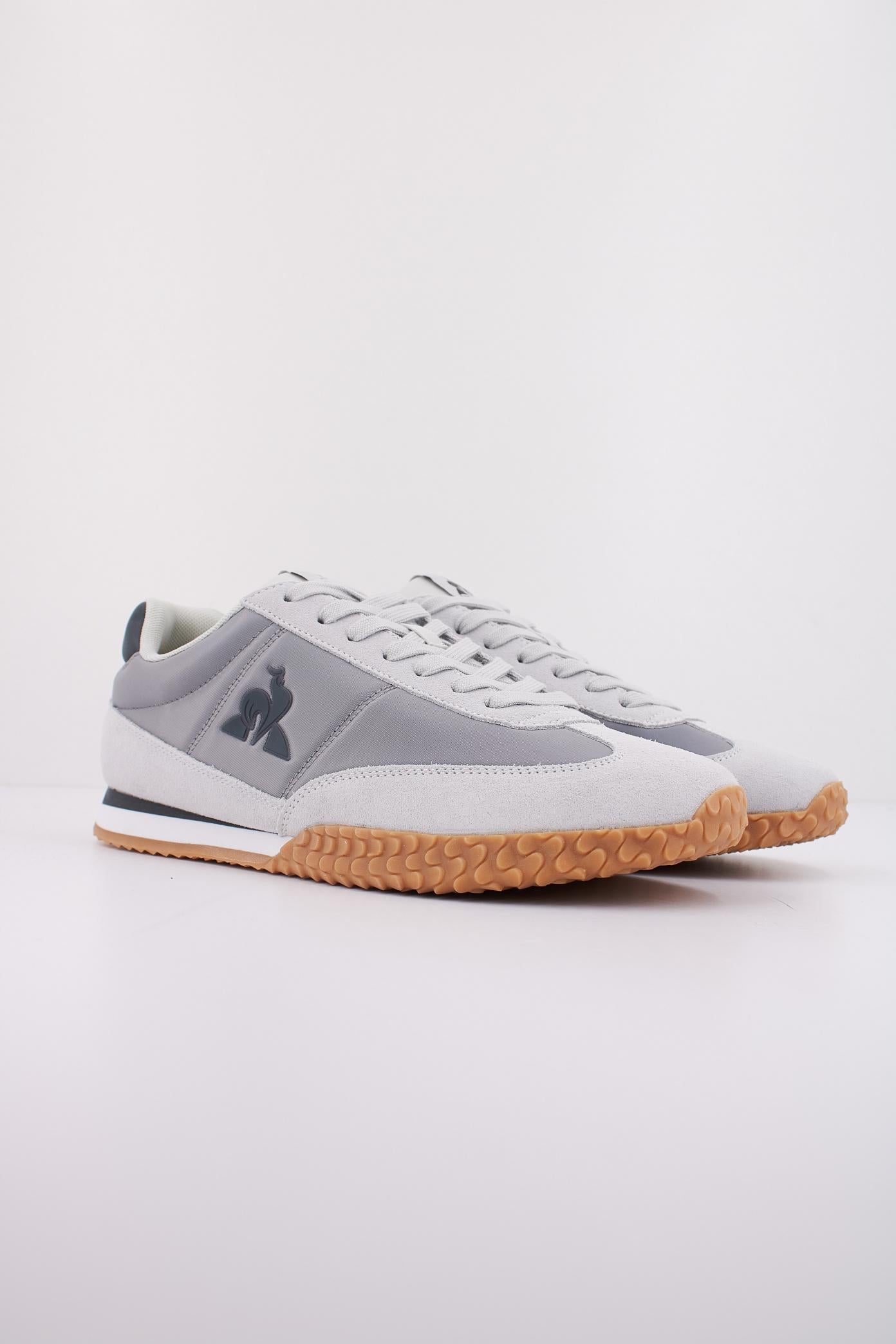 LE COQ SPORTIF VELOCE I en color GRIS (2)