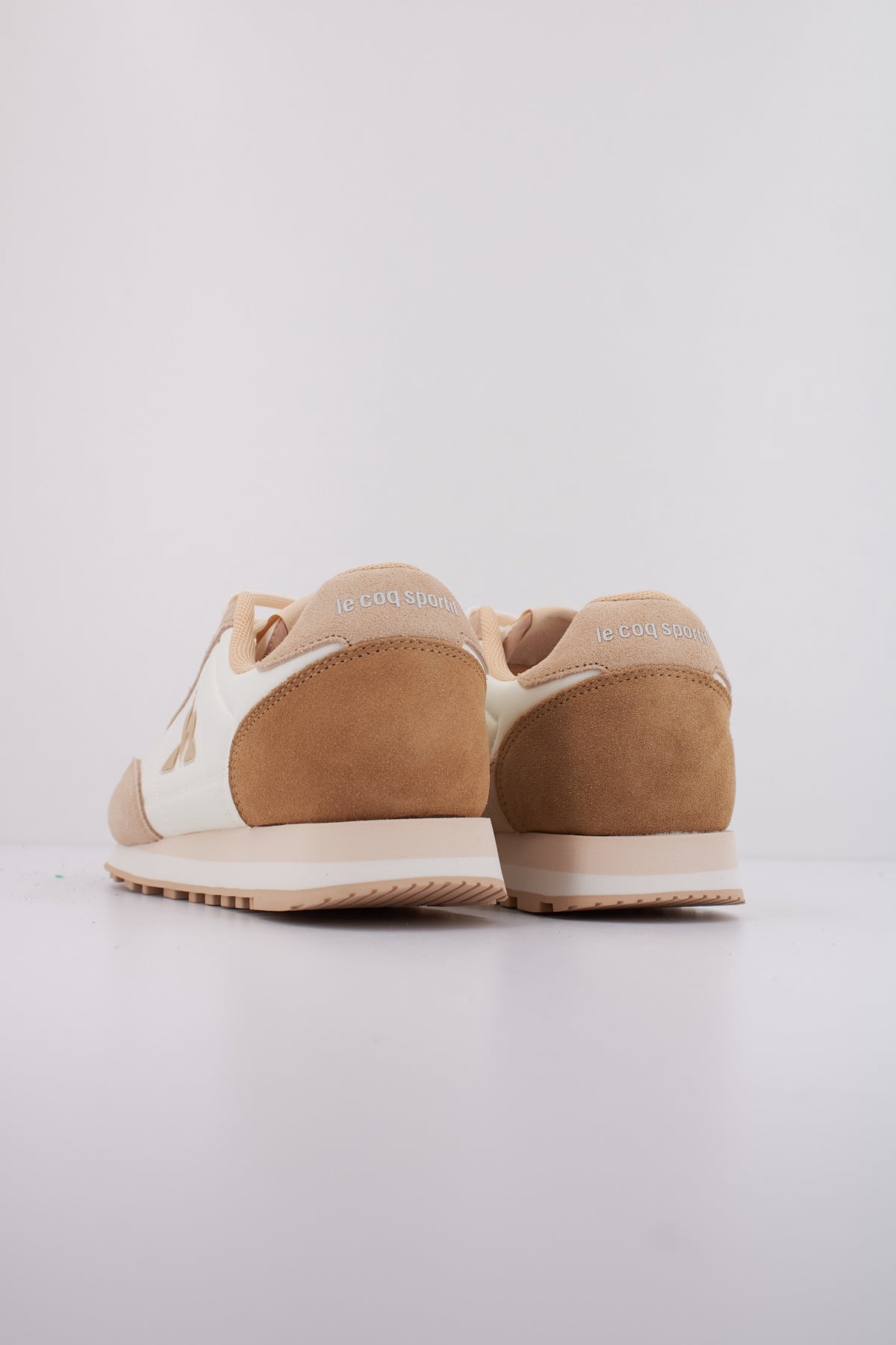 LE COQ SPORTIF ASTRA_ en color MARRON CLARO (4)