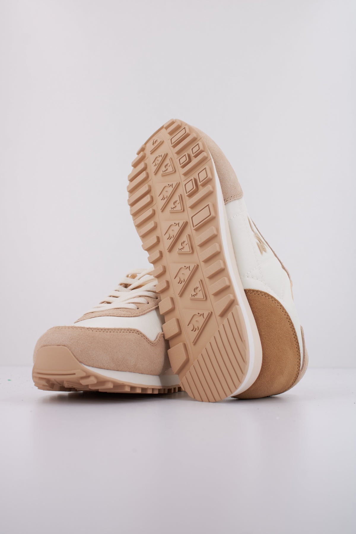 LE COQ SPORTIF ASTRA_ en color MARRON CLARO (5)
