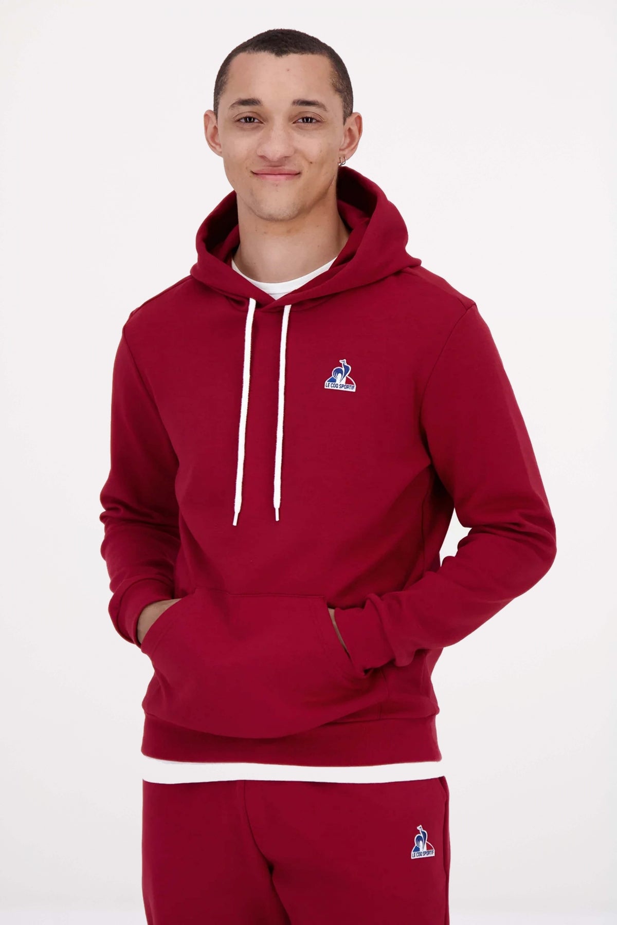 LE COQ SPORTIF ESS HOODY N en color ROJO (1)