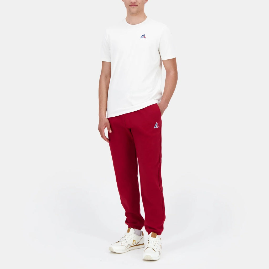 LE COQ SPORTIF ESS PANT LOOSE N en color ROJO (6)