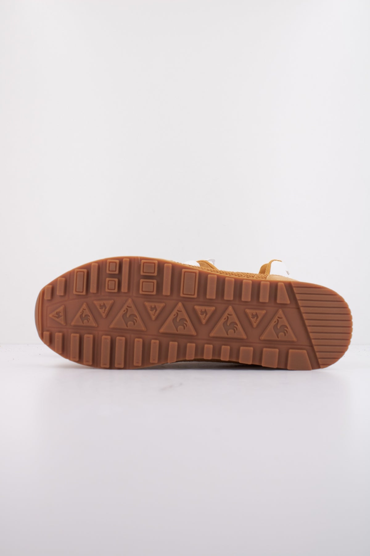 LE COQ SPORTIF ASTRA_ en color MARRON (5)