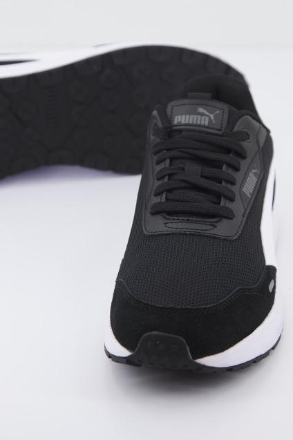 PUMA RUNTAMED en color NEGRO (2)
