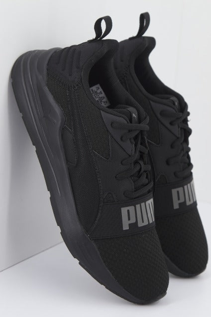 PUMA WIRED RUN PURE en color NEGRO (1)