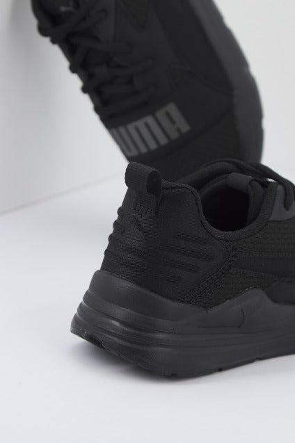 PUMA WIRED RUN PURE en color NEGRO (2)